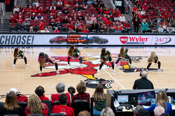 SOHSDanceTeamUofLWomensBasketballHalftimePerformanceFeb2024-13